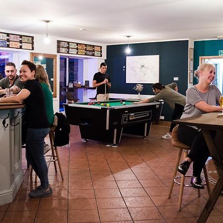 Palmers Lodge Hillspring At Willesden Green Лондон Хора снимка