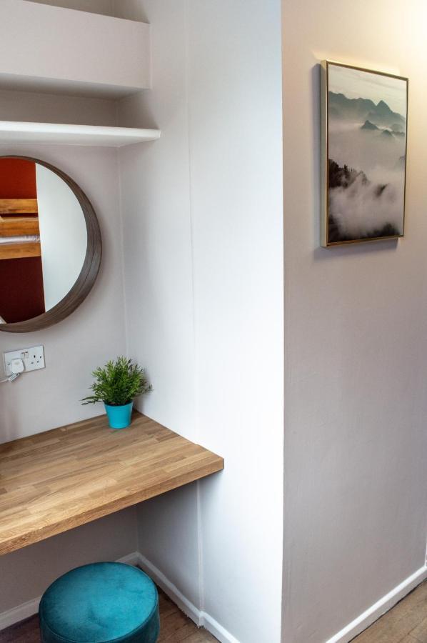 Palmers Lodge Hillspring At Willesden Green Лондон Екстериор снимка